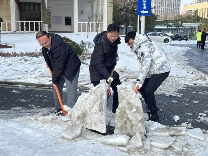 ˵��: 0ce8d4f5b8fdb9ddf0679d981a6de72